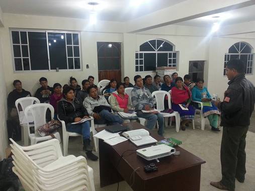 Ecuadorian teachers at Peniel Theologial Seminary teach with academic excellence