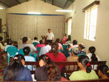 Abide in Christ teaches pastors in personal evangelism.