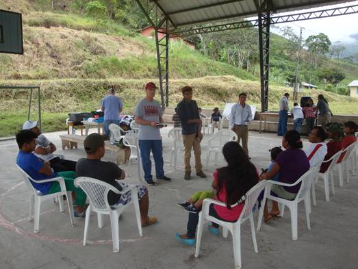 Dental patients listen to gospel of Jesus Christ in Ecuador