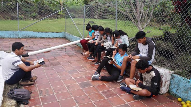 Bible class on street in Guyaquil, Ecuador.
