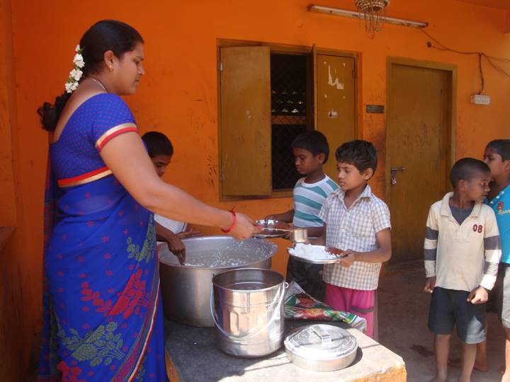 Lunch for children Indian evangelical school