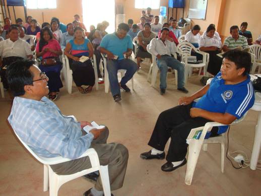 Personal evangelism demonstratin in Machala, Ecuador
