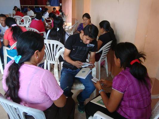 Quichua youth studying personal evangelism in Machala, Ecuador