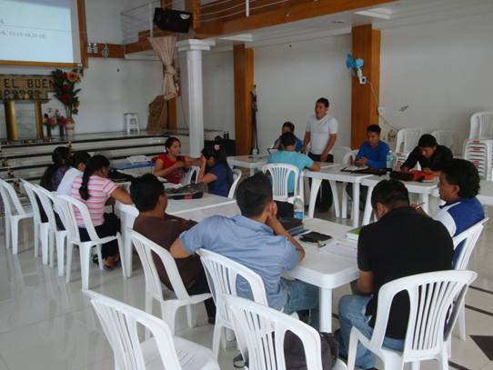 Student presentation at Peniel Theological Seminary extension in Guayaquil, Ecuador.