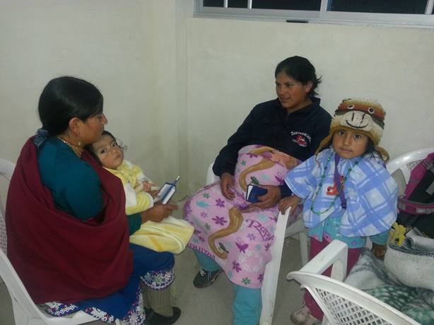 Women enjoy course on historical books of the Bible in Pintag, Ecuador.