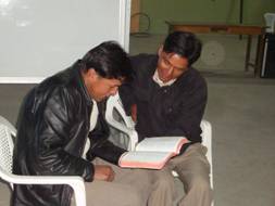 Quechua pastor sharing Christ in Riobamba, Ecuador