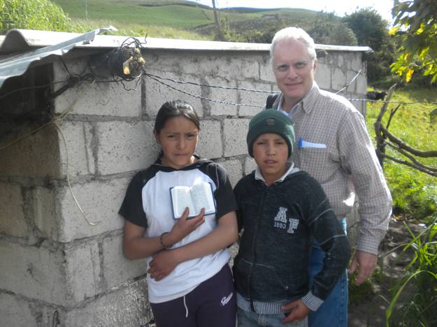 Two Quichua teens receive Christ as Savior.