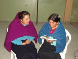Quechua woman sharing Christ