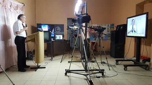 Abide in Christ presentation of the gospel of Jesus Christ on Danli TV station. 